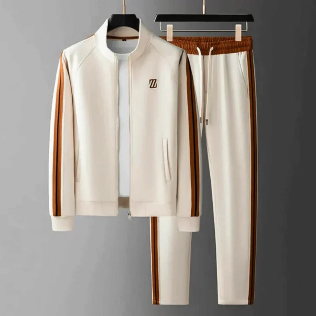 Avslappet joggedress for menn, perfekt som hverdagsklær eller fritidssett i komfortabel bomullsmiks.