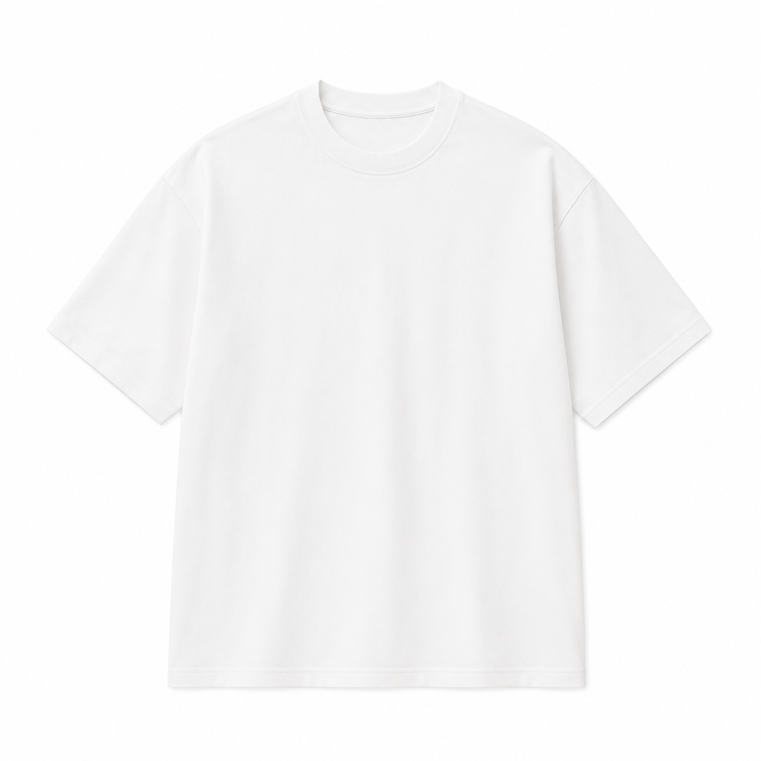 Avslappet oversized herre t-skjorte med unikt brodert fiskemotiv. Pustende kortermet for fritid og sommerdager.