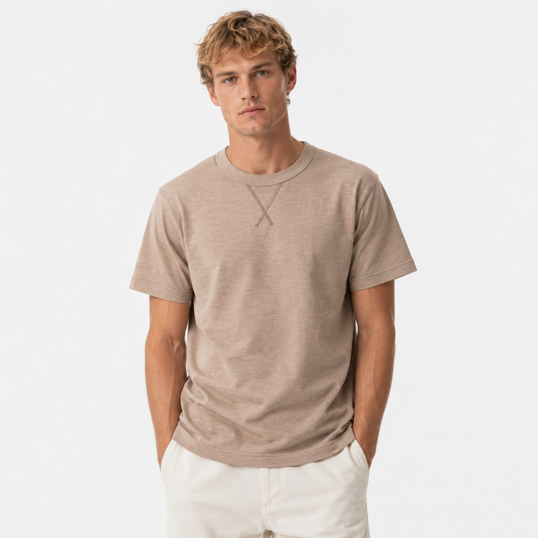 Holdbar herre t-skjorte i tykk slub bomull. Autentisk vintage og amekaji estetikk for en robust stil.