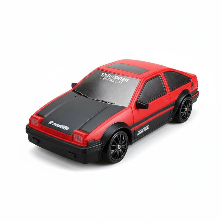 Robust fjernstyrt 4WD driftbil, bygget for tøff utelek og racing.