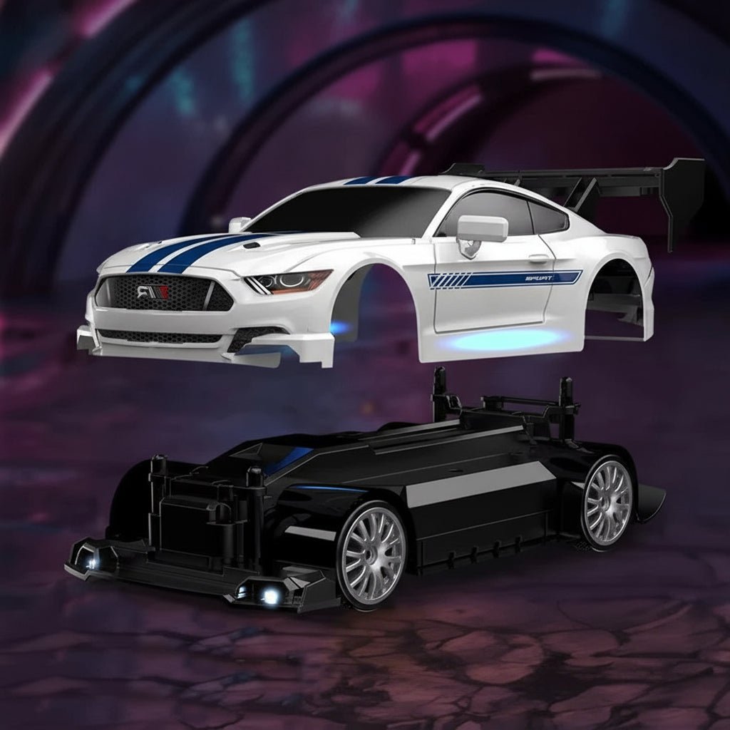 Nærbilde av de spesialiserte glatte dekkene på en 4WD RC driftbil.