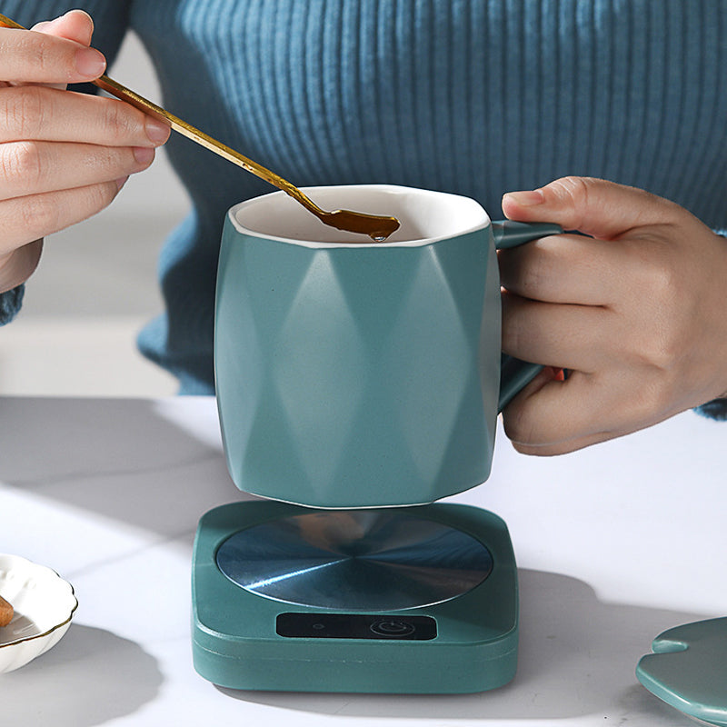 En moderne drikkevarmer for kontoret, holder din kaffe varm hele dagen. Ideell gave.