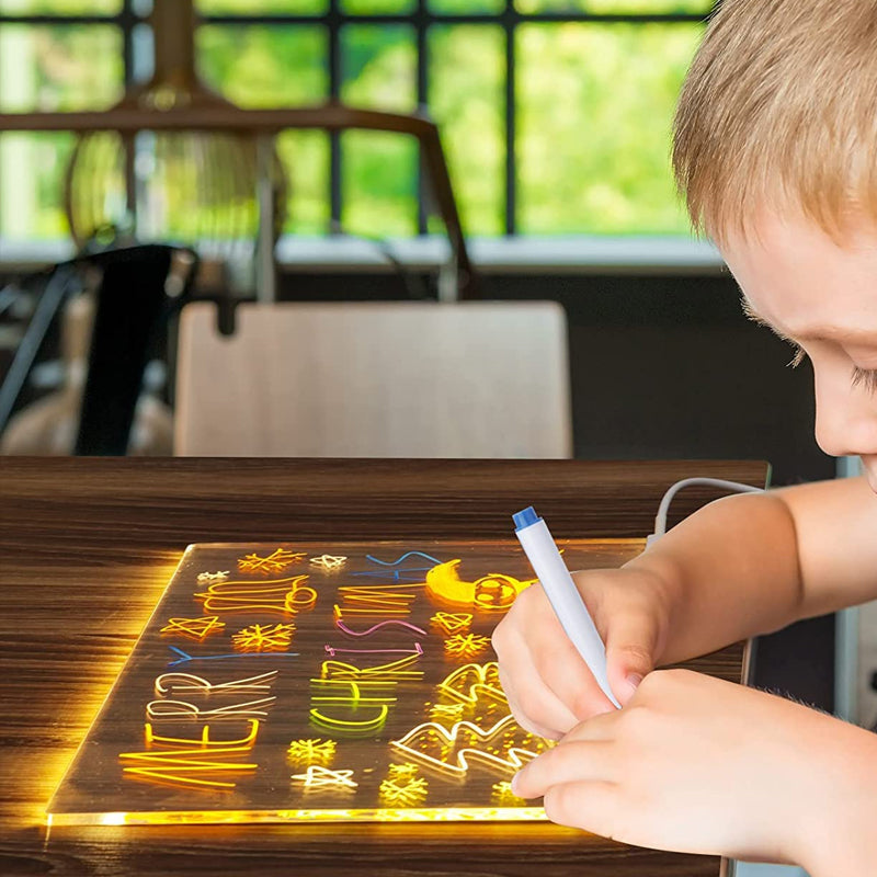 Fargerik LED-tavle for kontor eller hjem, flott for å skrive notater eller tegne.