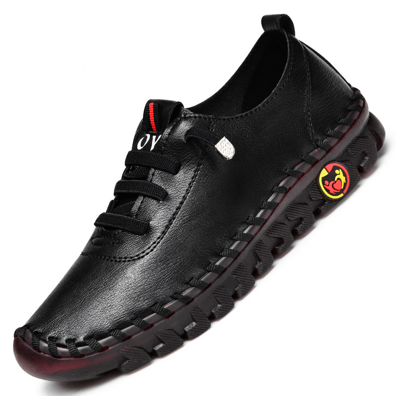 Flere par Myke slip-on lærsko for kvinner stablet, viser allsidigheten og komforten.