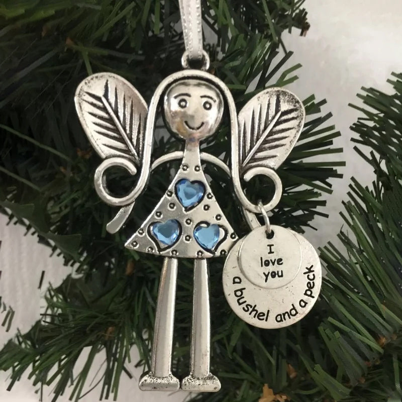 Julegave: Elegant engel ornament. Skap festlig stemning i hjemmet med denne flotte figuren.