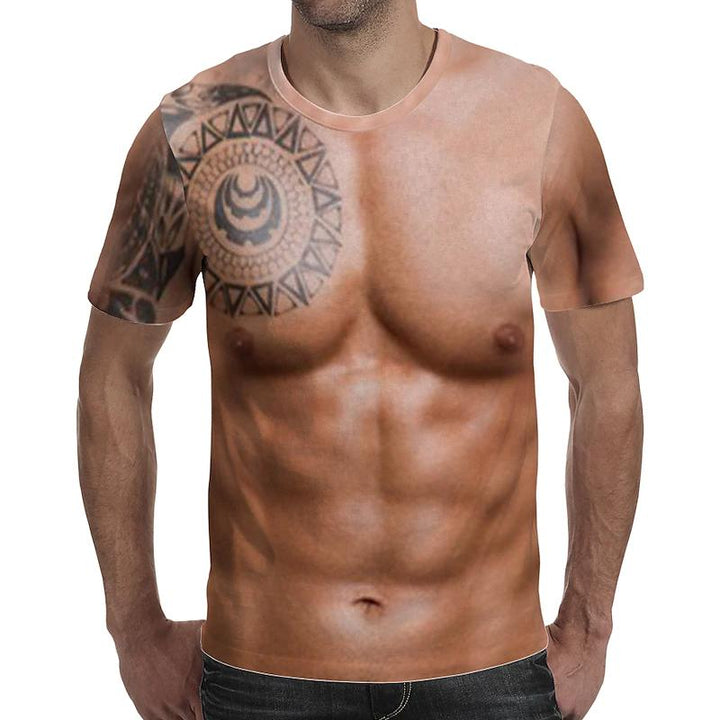 Unik herre t-skjorte med falske muskler og tatovering. Ideell som gave til Halloween eller jul.