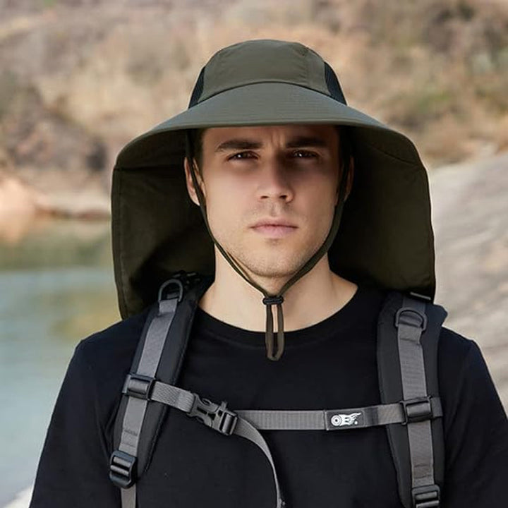 Justerbar unisex sommerhatt med pustende stoff og nakkehatt for effektiv UV-beskyttelse.