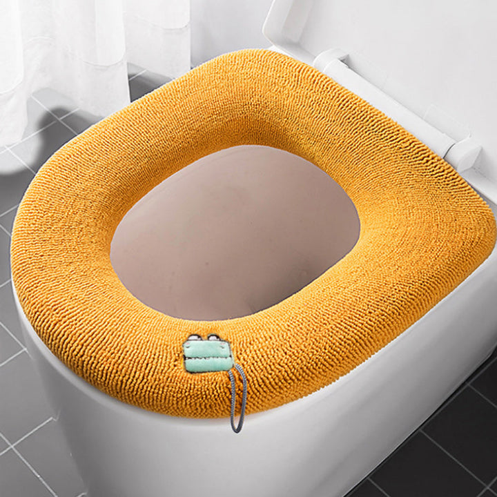 Vinterkomfort med varmt og mykt toalettsetetrekk. Ideelt for kalde bad, hygienisk polyester.
