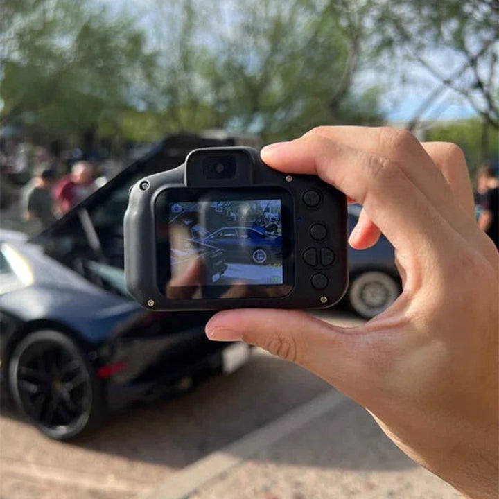 Mini HD digitalkamera for barn i fargerikt design. Perfekt for å fange livets øyeblikk og lek.