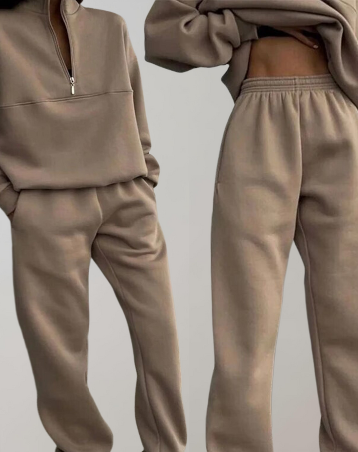 Todelt fleece sett til dame, mykt og komfortabelt. Varmt loungewear perfekt for avslapning.