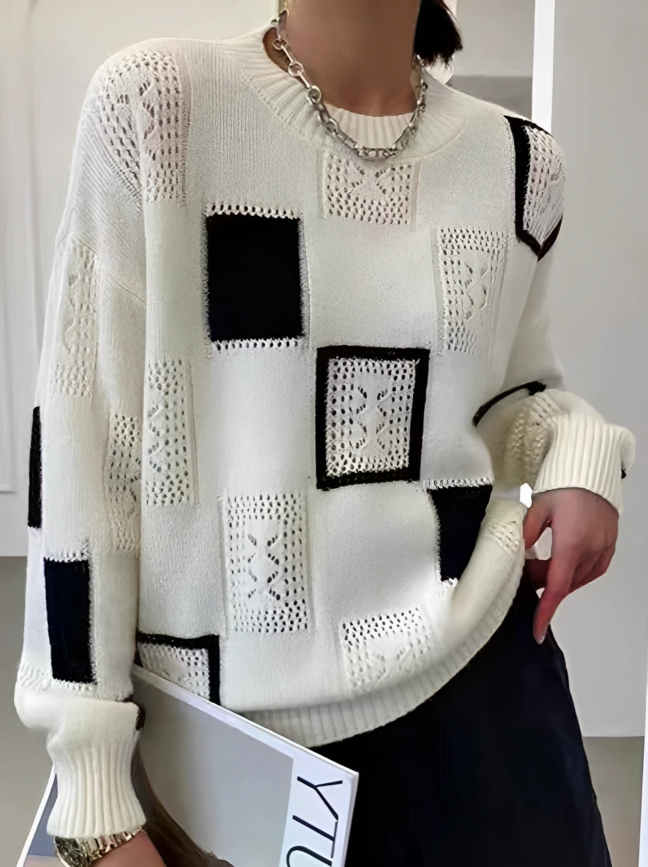 Elegant kvinnegenser med lappeteppe design. Komfortabel strikk for stilren høst- og vintermote.
