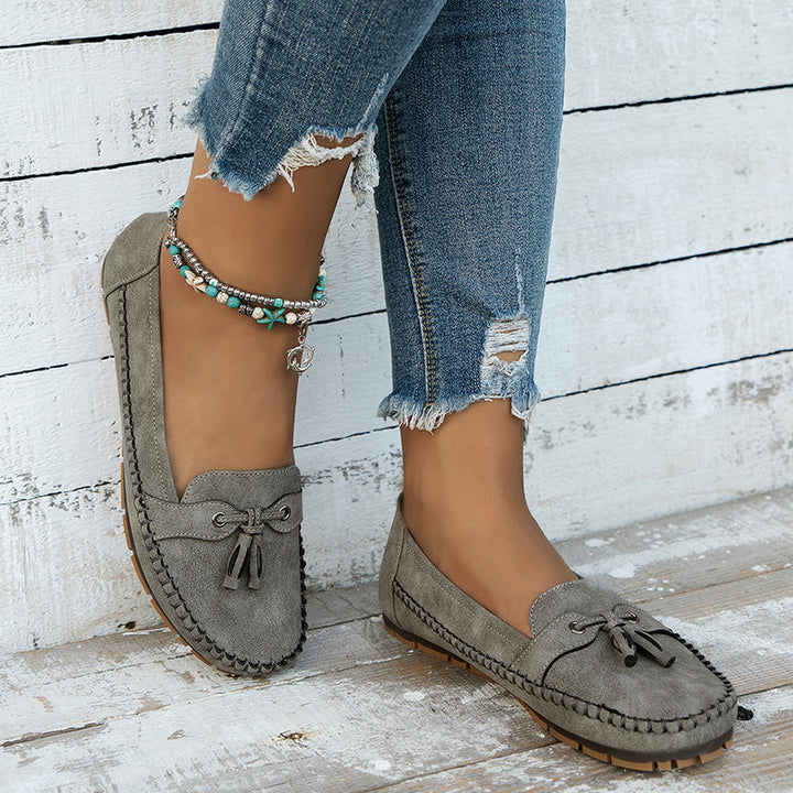 To par elegante ortopediske loafers til dame, fremhever allsidighet og stil.
