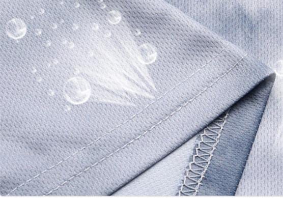Trendy herre t-skjorte med 3D-effekt, laget av polyester for optimal komfort og stil.