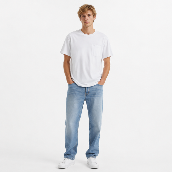Oversized herre trenings t-skjorte, hurtigtørkende og pustende. Perfekt for sporty fritidsaktiviteter.