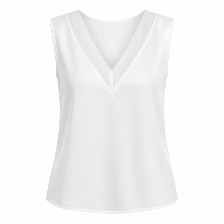 Tidløs elegant damebluse i sateng, en silkemyk skjorte for moderne mote og kontorantrekk.
