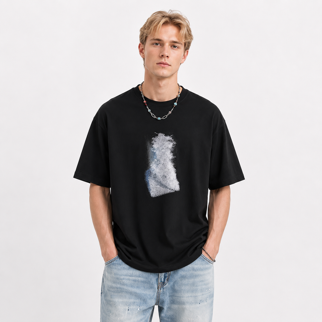 Herre bomull T-skjorte med grått og svart gradient rutemønster. Komfortabel streetwear for sommer og fritid.