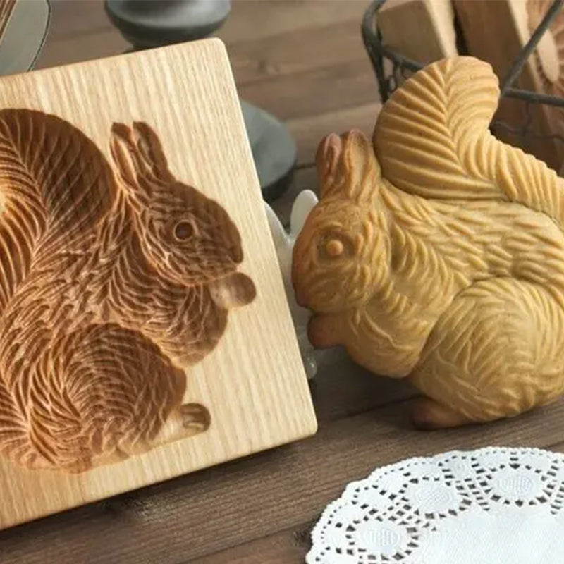 DIY-gaver: håndlaget trekakeform for personlige bakeprodukter og kakepynt.