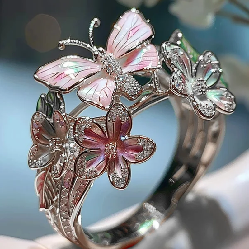 Sommerfuglring for kvinner, justerbar og et tidløst smykke.