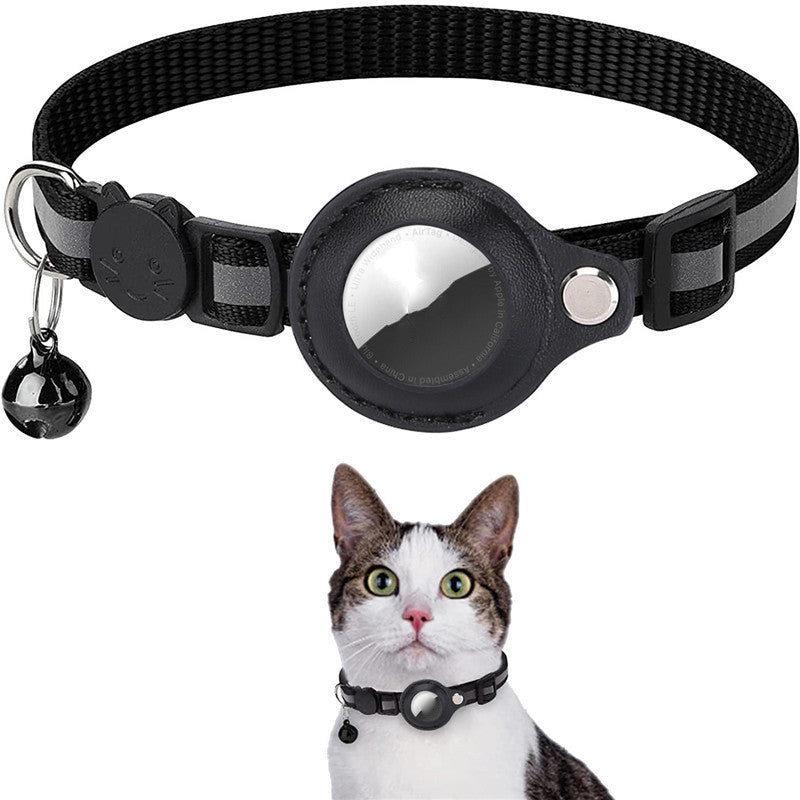 Elegant AirTag-halsbånd for katt i grått, perfekt for å spore din pelskledde venn på en stilig måte.