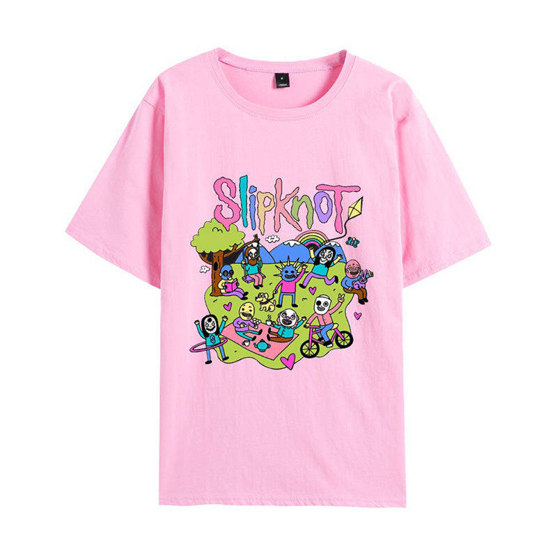 Avslappet kvinnet-skjorte med moderne grafikk. Perfekt for en trendy sommerlook.