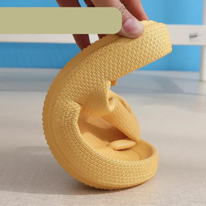 Komfortflip-flops for sommeren. Ortopedisk såle gir dempet støtte og komfort, passer menn og kvinner.