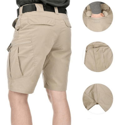Mann går i vanntett taktisk shorts i naturen; viser bevegelsesfrihet og komfort for utendørs bruk.
