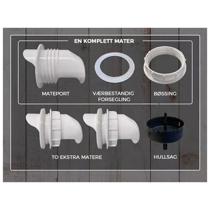 Hygienisk kyllingfôrer sett som beskytter dyremat. Holder maten ren og tørr i hønsehuset, god dyrehelse.