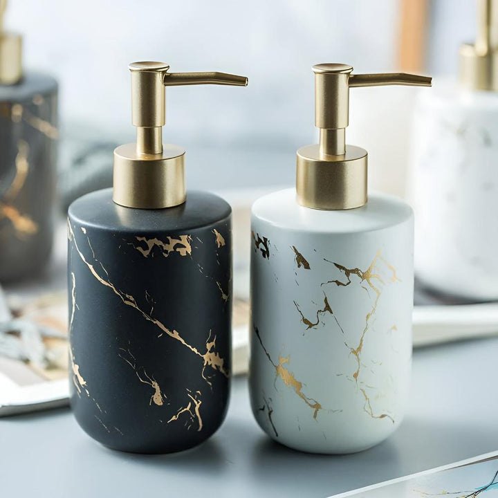 Eksklusiv marmor såpedispenser, luksuriøst badtilbehør som tilfører en elegant touch.