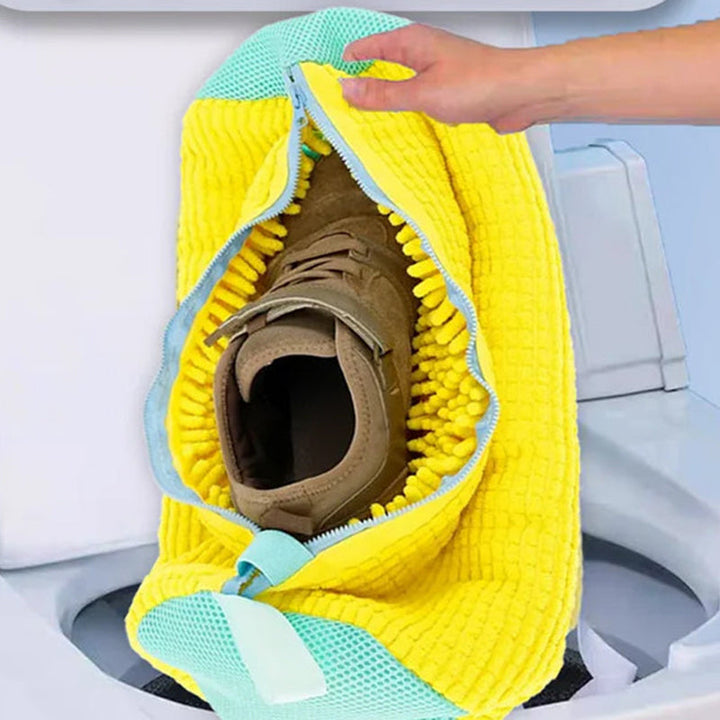 Mesh vaskepose for sneakers og sportssko, sikrer grundig rengjøring og forlenger levetiden.