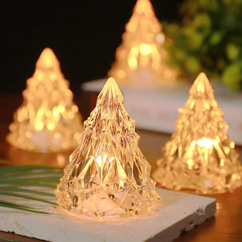 Kompakt mini LED juletre nattlys, perfekt for små rom eller som borddekorasjon.
