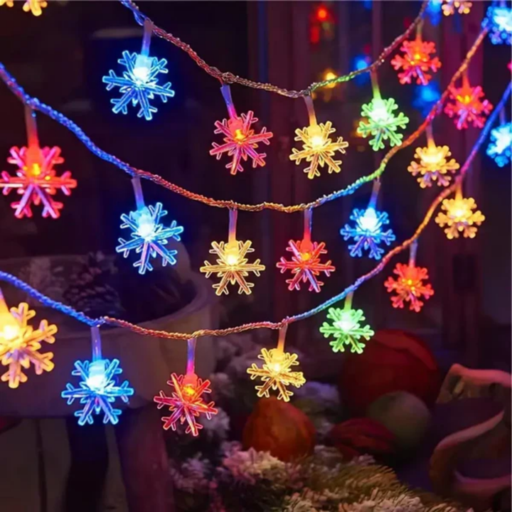 LED snøfnugg lysslynge for innendørs/utendørs juledekorasjon. Gir koselig stemning og vinterpynt.