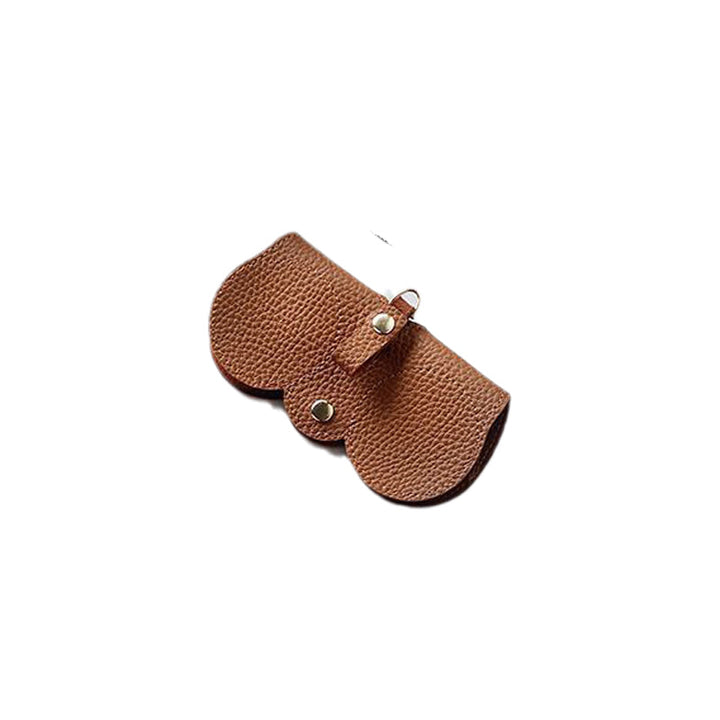 Motebevisst unisex brilleveske i PU-skinn, beskytter og ser bra ut. Et elegant tilbehør.