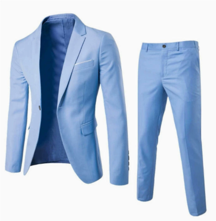 Moderne slim fit herredress med ren linje. Inkluderer stilig dressjakke og behagelig dressbukse for et elegant uttrykk.
