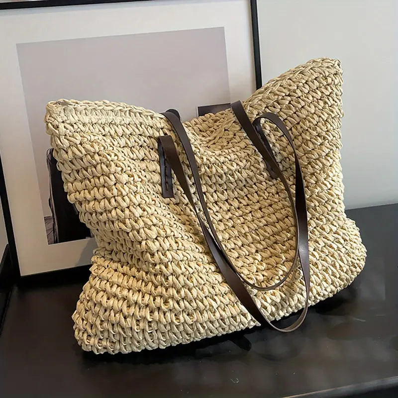 Trendy vevd sommer skulderveske med lærstropper; perfekt for ferie, fritid og en stilfull look.