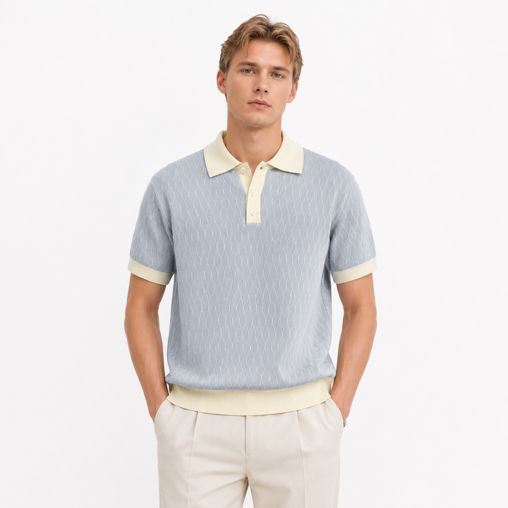 Herre strikket polo i kortermet sporty design. Hurtigtørkende pikéskjorte for sommer og fritid, med komfort.