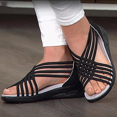 Damefottøy: Komfortable sporty sandaler. Retro inspirert slip-on med kilehæl for sommerens fritidsstil.