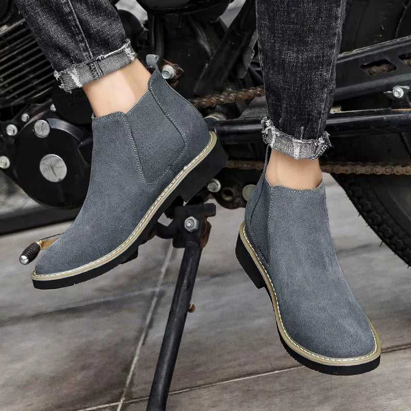 Stilfulle herre Chelsea boots med skjult hæl, sorte elegante ankelstøvler for økt høyde.