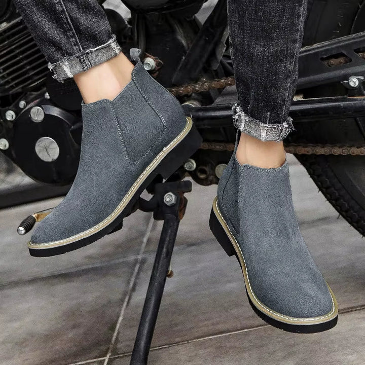 Stilfulle herre Chelsea boots med skjult hæl, sorte elegante ankelstøvler for økt høyde.