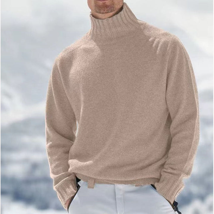 Komfortabel herregenser i kasjmir med klassisk turtleneck. Varm og luksuriøs strikkegenser for menn.