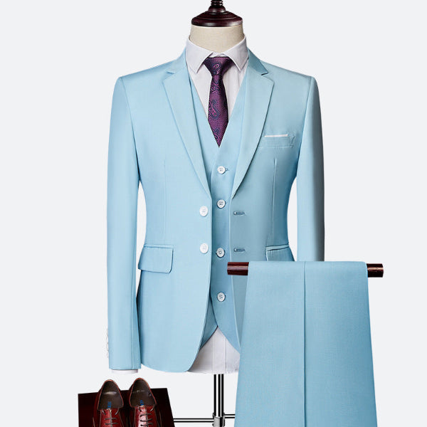 Ny 3-delt herredress i slim fit. Luksuriøs og formell for alle elegante begivenheter.