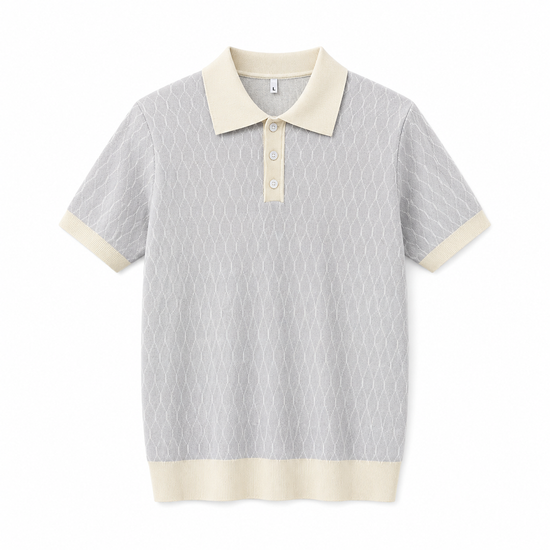 Komfortabel herre pikéskjorte med kortermet, strikket design. Perfekt for sporty fritid og aktiv sommerbruk.