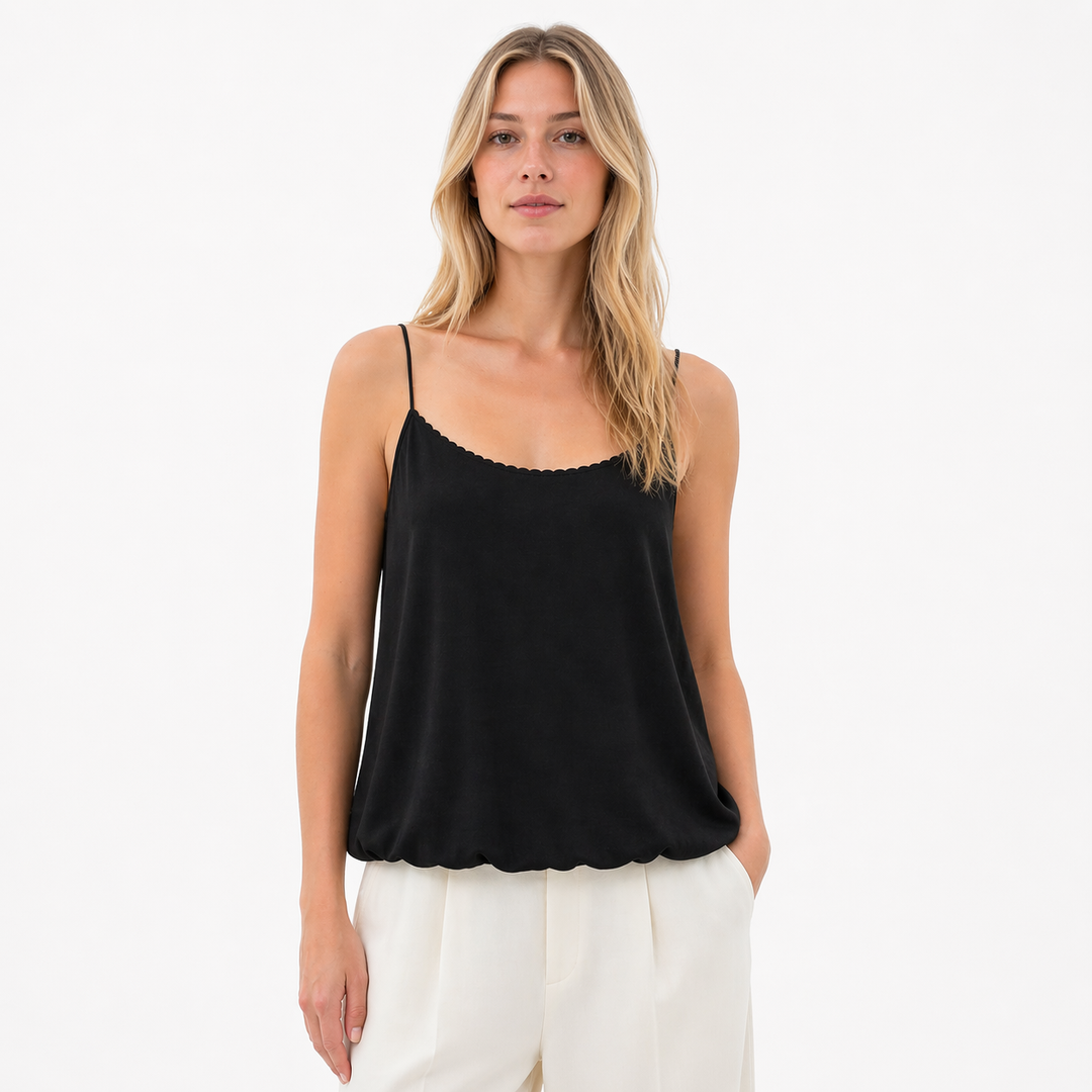 Stilig dame camisole med U-hals, ideell som festtopp eller sommerlig hverdagstopp.