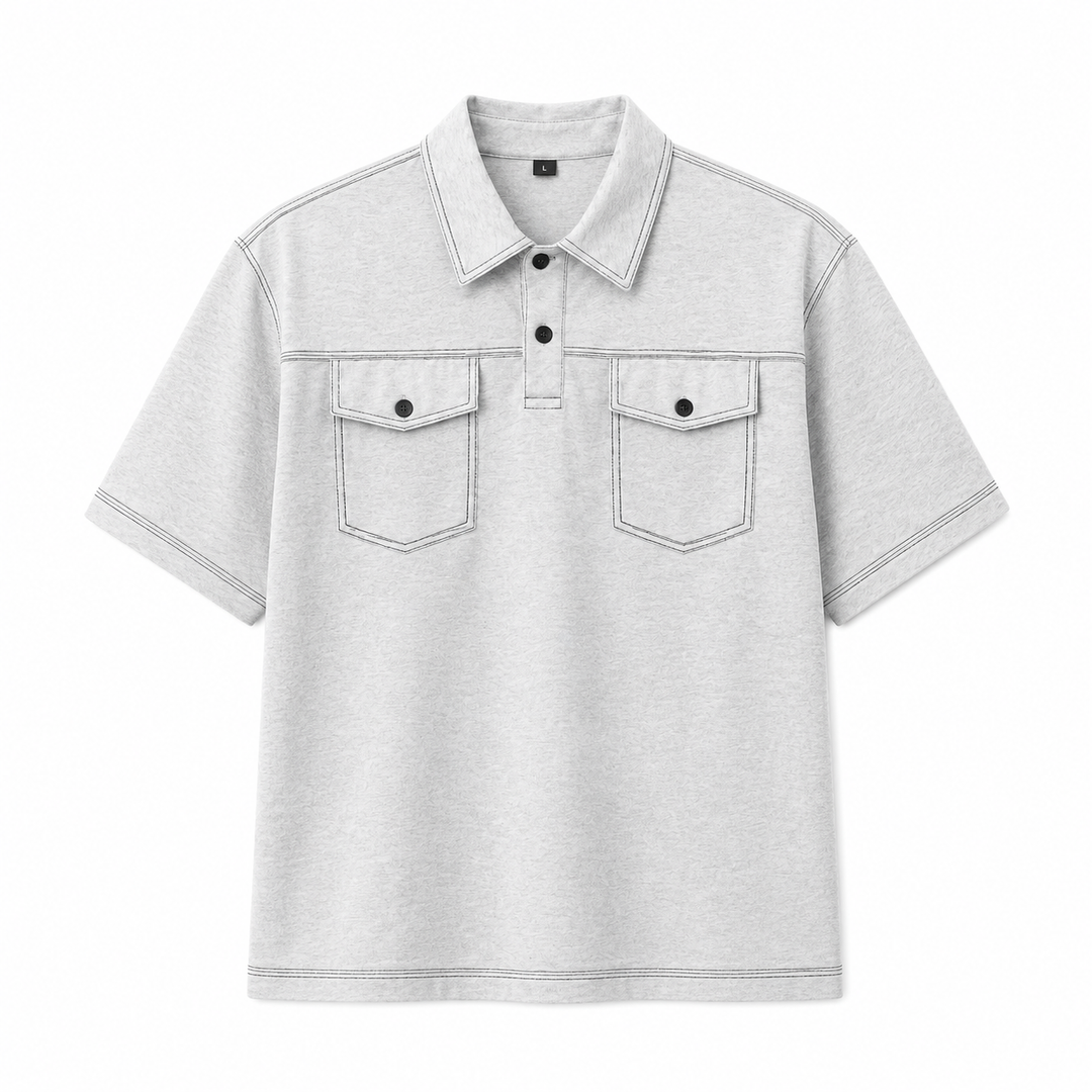 Kortermet denim poloskjorte for herre, detaljbilde viser doble funksjonelle brystlommer.