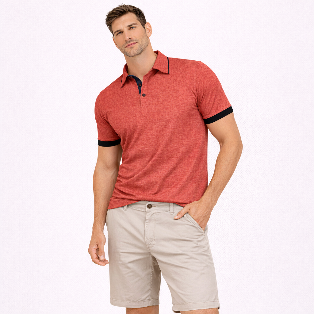 Nærbilde av kortermet Henley herreskjorte. Viser knappestolpe og det lette, pustende stoffet. Perfekt sommerskjorte.