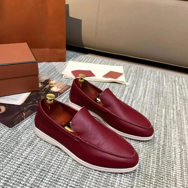Elegante unisex loafers for damer og herrer, perfekte for både hverdag og fest. Komfortabel klassisk slip-on sko.