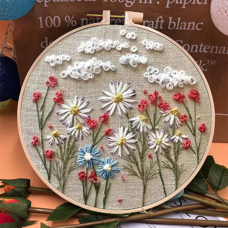 Opplev gleden ved håndarbeid! Blomster broderisett for nybegynnere, en kreativ og avslappende hobby.
