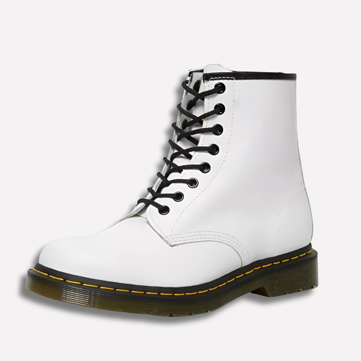 Front av klassiske damesnørestøvletter med snøring. Stilige og komfortable boots for alle anledninger.