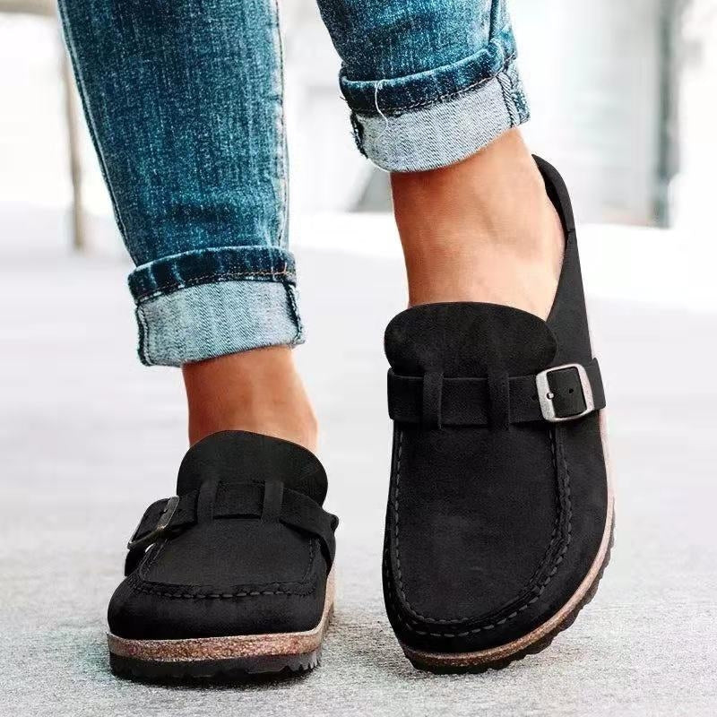 Stilige Olga slip-on loafers for kvinner. Tidløse damesko med spenne, perfekte for en chic look.