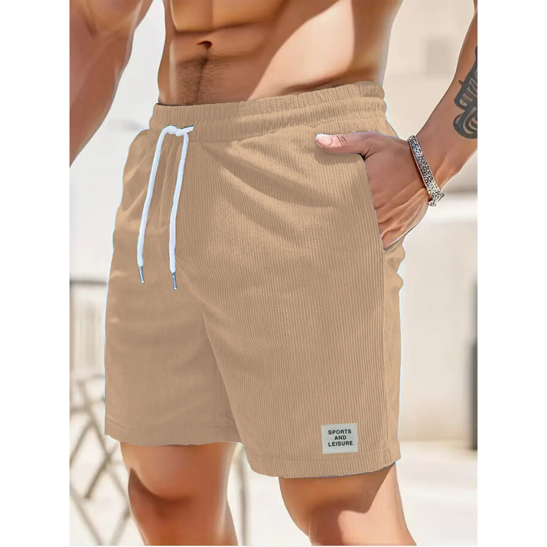 Sommershorts for menn; lett og behagelig stoff. Passer perfekt til avslappet fritid og utendørsaktiviteter.