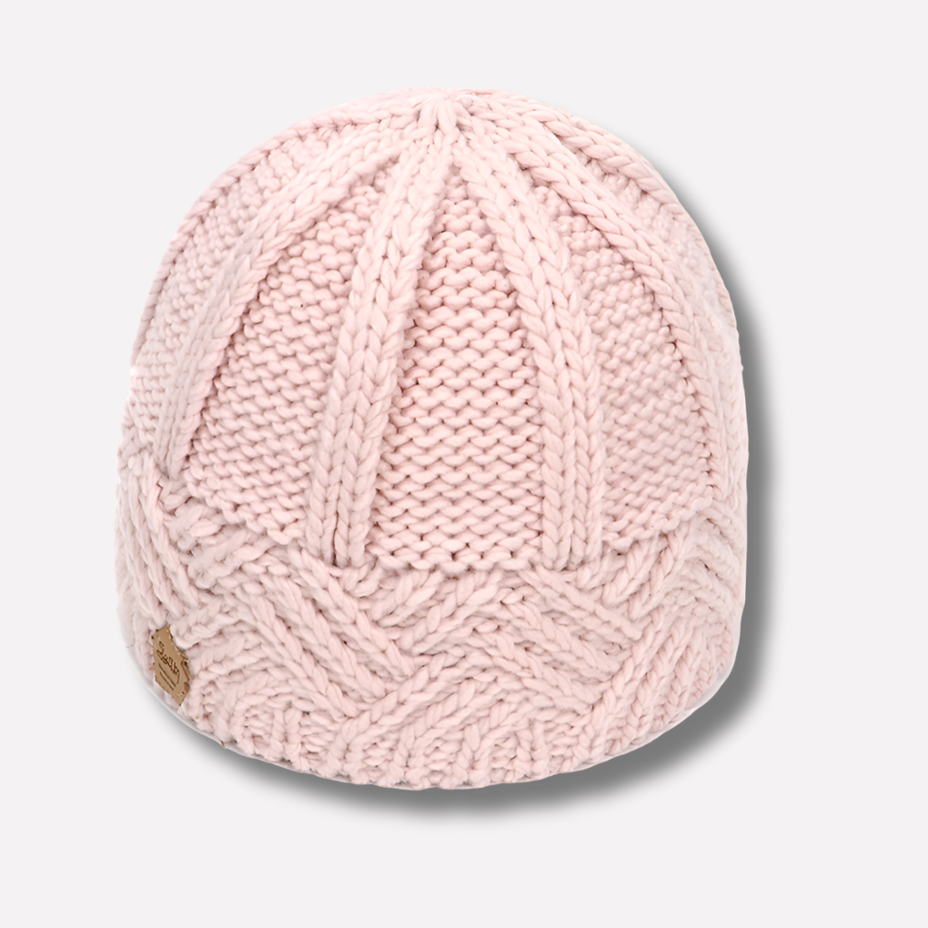 Ribbestrikket beanie for kvinner, varm og komfortabel. Stilrent hodeplagg til vinteren.